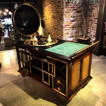 Royal Bar